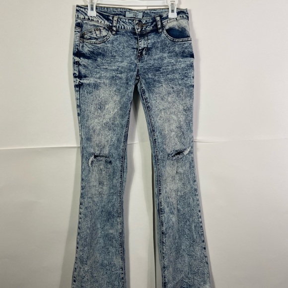 Harmony + Havoc Acid Washed Distressed Jeans 7 - Picture 2 of 7